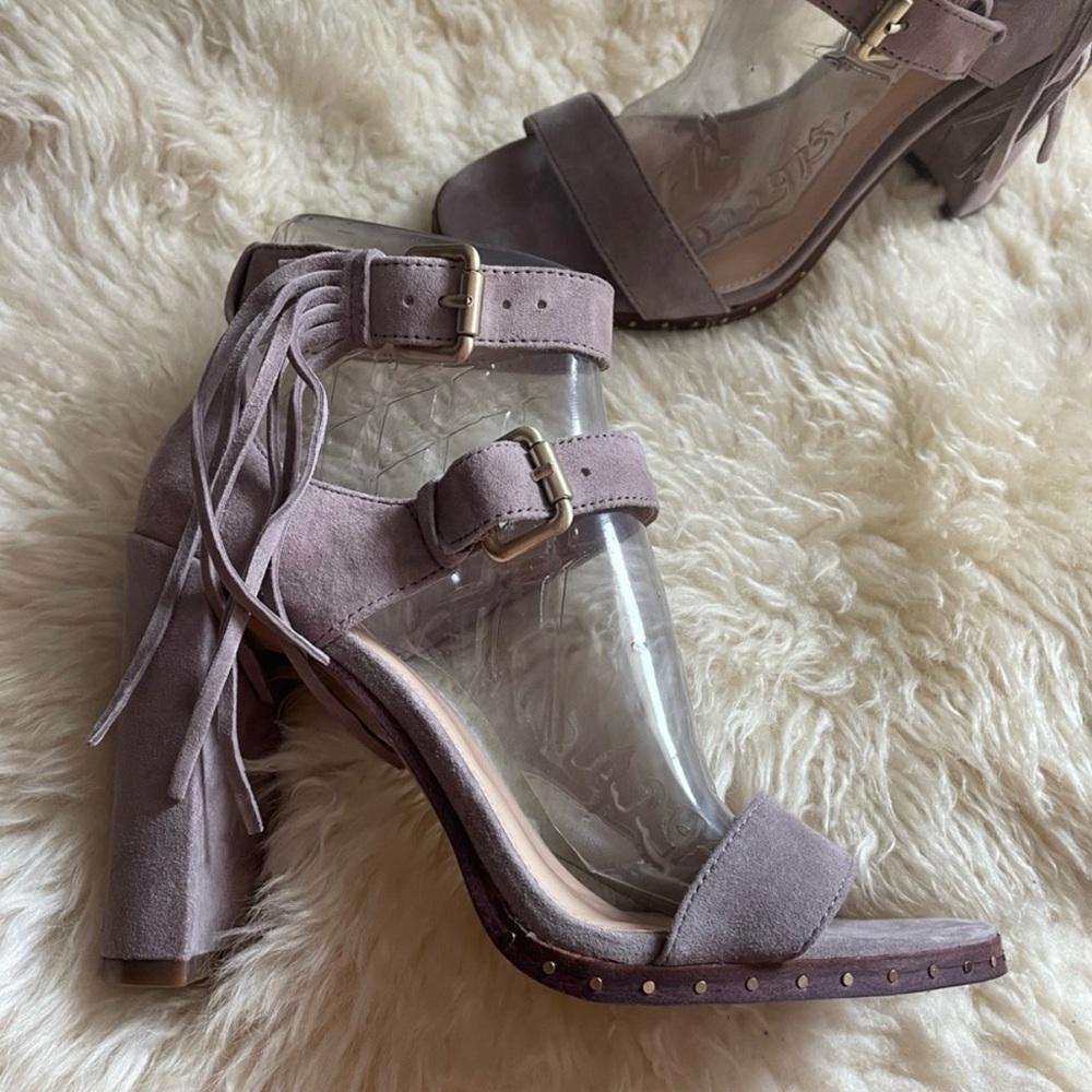 Vince Camuto suede shoes. - Picture 2 of 4